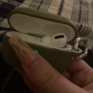 brand new apple airpod pro replacement - RIGHT ONLY